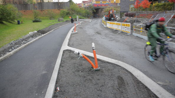 Rolf Hofmos gate var klar for asfaltering i september