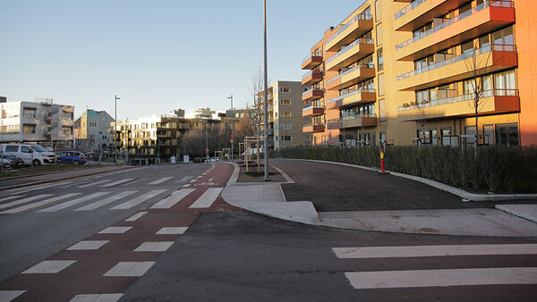 Mot Tøyen er det bygget nytt fortau og regnbed