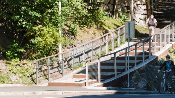 Kjærlighetsstien og Telthusbakken.
