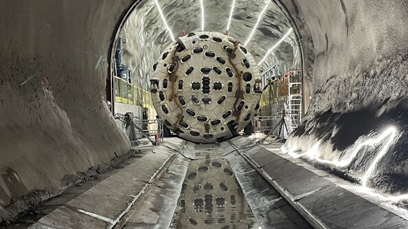 Bilde av en boremaskin i forbindelse med bygging av ny vannforsyning for Oslo