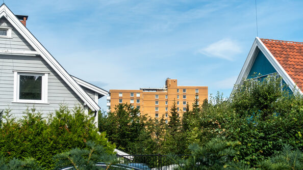 2 houses and an apartment building in Oslo