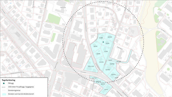 Kart over Røaområdet som viser mulig plassering av østre tunnelpåhugg sør for Griniveien. En sirkel markerer en influenssone på 150 meter rundt påhugget og byggegropen. Flere eiendommer innenfor området er markert som kan bli direkte berørt av tiltaket.