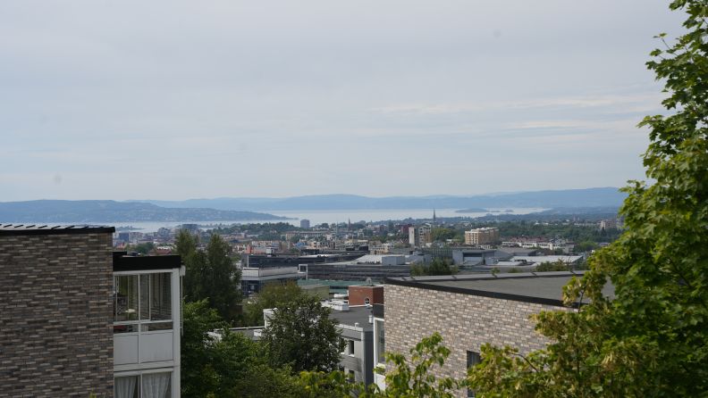 Utsikt over Oslofjorden fra en av Lillohjemmet sine terrasser.
