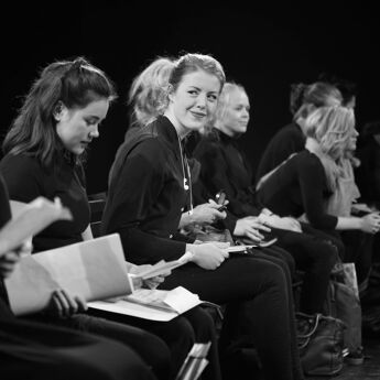 Bilde av teaterelever under en teatertime i Oslo kulturskole