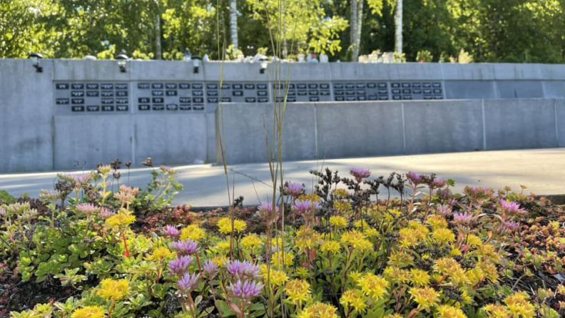 Navnet minnelund, Klemetsrud kirkegård