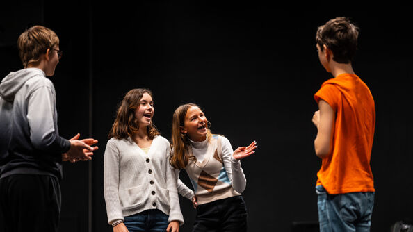 Bilde av teaterelever under en teatertime i Oslo kulturskole