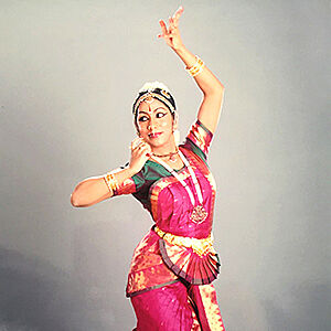 Bilde av Tamilini som danser tamilsk dans