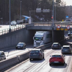 Biltrafikk på Sjølysstranda